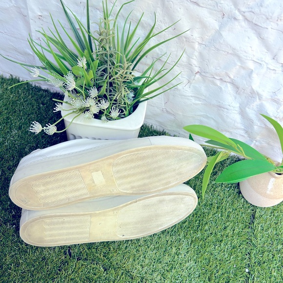 WINGS + HORNS CLASSIC LOW
$343.00
COLOR 
WHITE
Size 42 - Picture 17 of 17